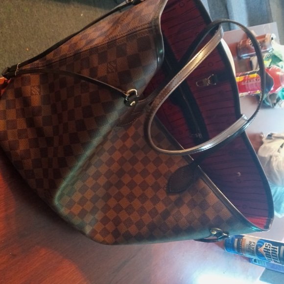 louis Vuitton - Picture 9 of 11
